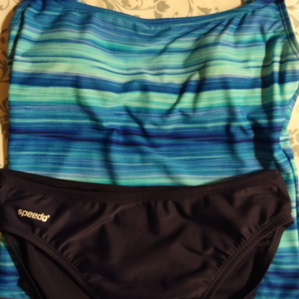 Bathing suit - Picture 2 of 2